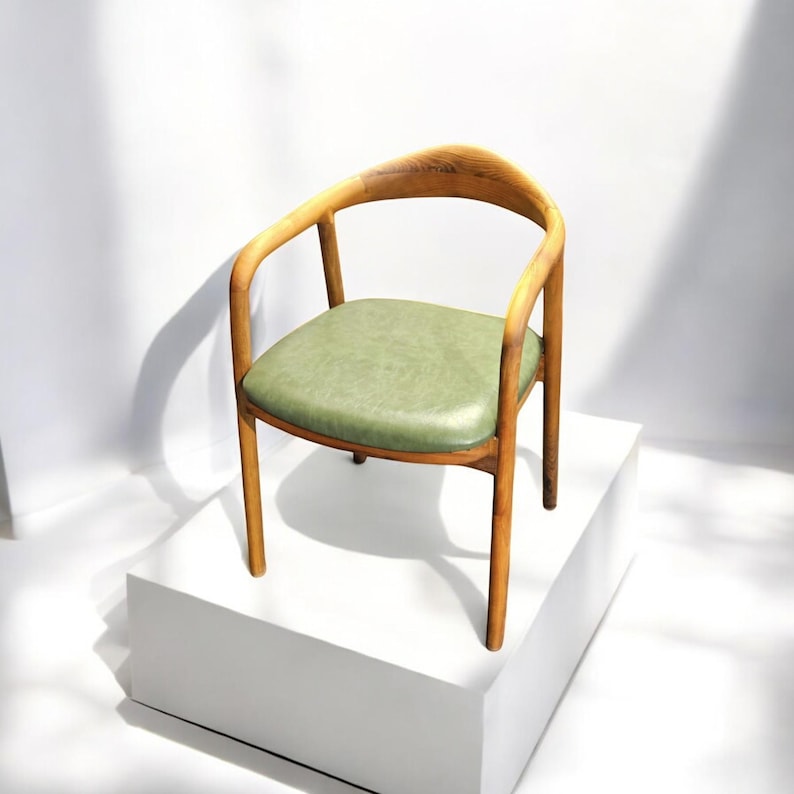 Handmade Solid Wood Dining Chair | Natural Oak/Walnut Finish | Ergonomic Stylish Design for Modern Kitchen & Cozy Home Interiors